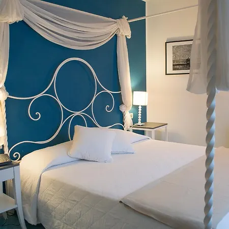 Hotel Cutimare - Aeolian Charme Acquacalda